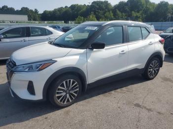  Salvage Nissan Kicks