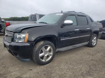  Salvage Chevrolet Avalanche