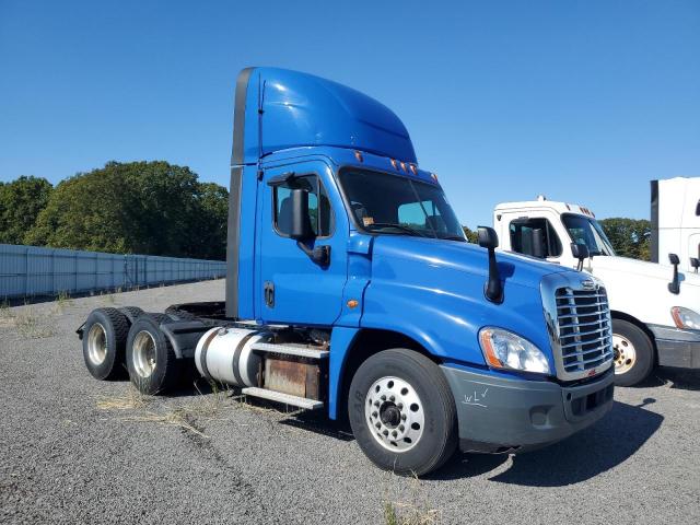  Salvage Freightliner Cascadia 1