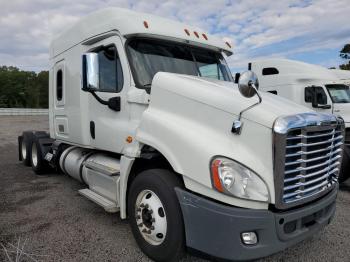  Salvage Freightliner Cascadia 1