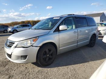  Salvage Volkswagen Routan