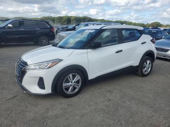  Salvage Nissan Kicks