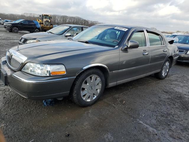  Salvage Lincoln Towncar