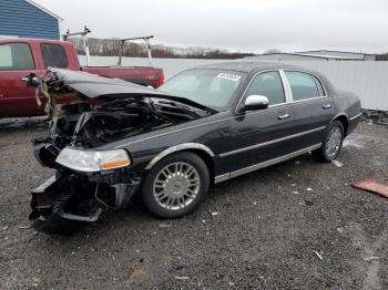  Salvage Lincoln Towncar