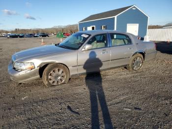  Salvage Lincoln Towncar