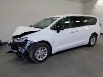  Salvage Chrysler Pacifica