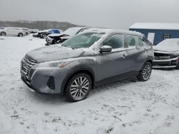  Salvage Nissan Kicks