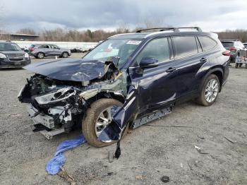  Salvage Toyota Highlander