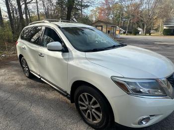  Salvage Nissan Pathfinder