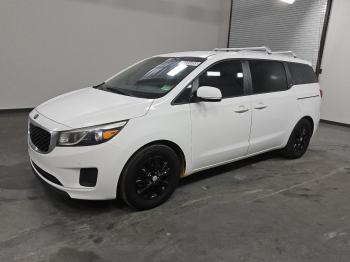  Salvage Kia Sedona