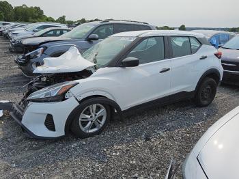  Salvage Nissan Kicks