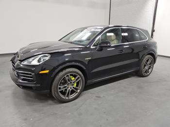  Salvage Porsche Cayenne