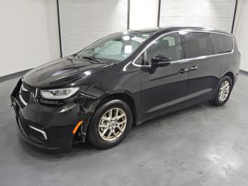  Salvage Chrysler Pacifica
