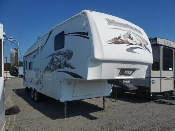  Salvage Montana Camper
