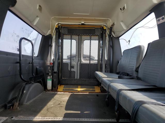 Ford Econoline E250 Van Image 8