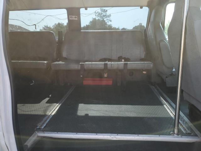 Ford Econoline E250 Van Image 9