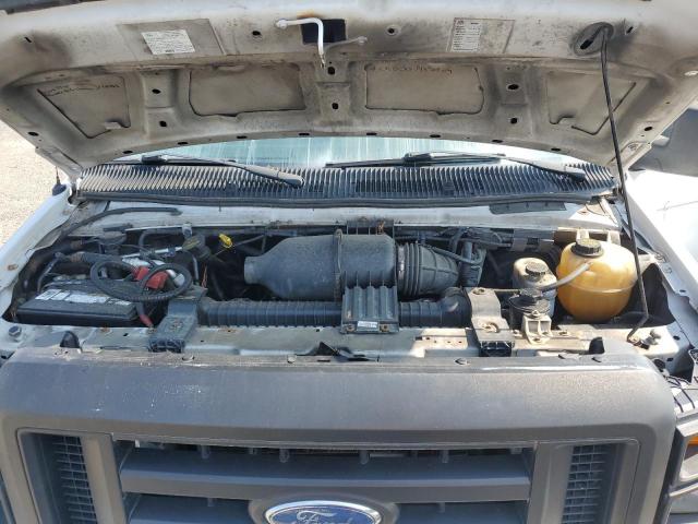 Ford Econoline E250 Van Image 13