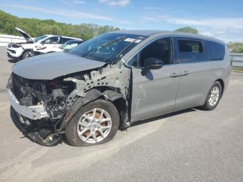  Salvage Chrysler Pacifica