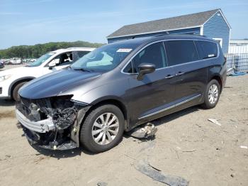  Salvage Chrysler Pacifica