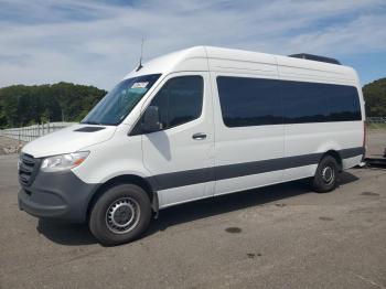  Salvage Mercedes-Benz Sprinter
