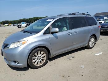  Salvage Toyota Sienna