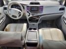 Toyota Sienna Le Image 8
