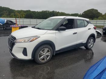  Salvage Nissan Kicks