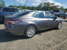 Toyota Camry Le Image 9
