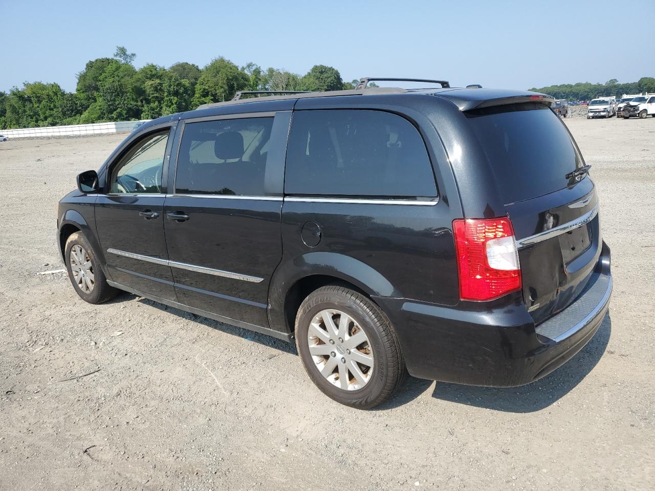 Chrysler Minivan Touring Image 6
