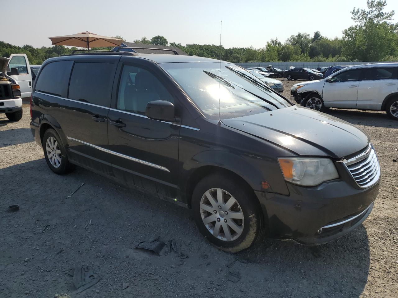 Chrysler Minivan Touring Image 4