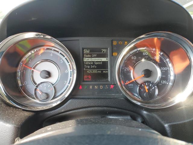 Chrysler Minivan Touring Image 9