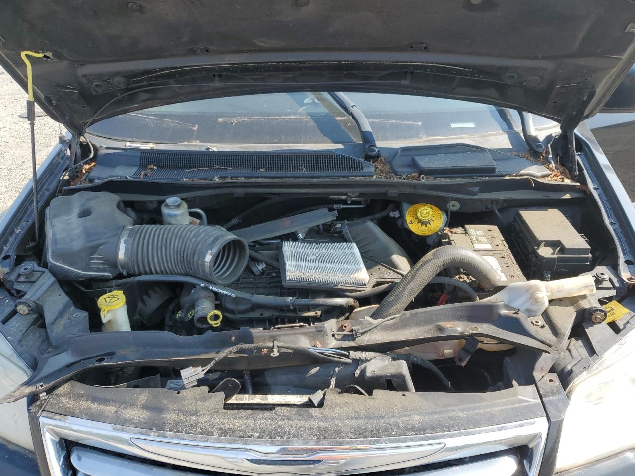 Chrysler Minivan Touring Image 10