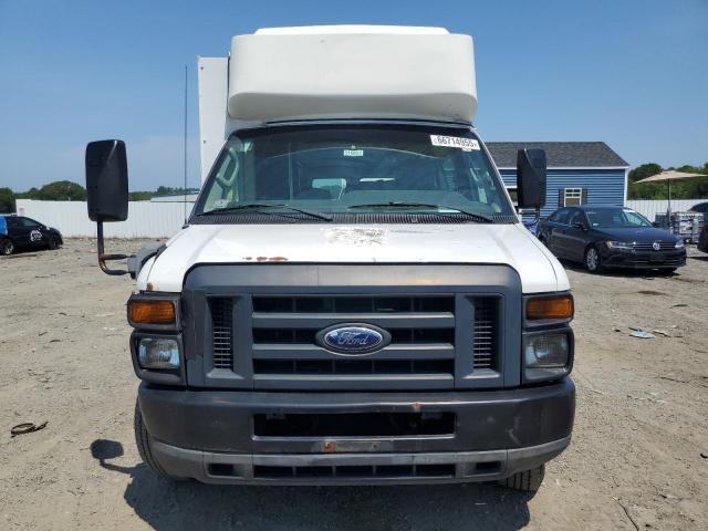 Ford Econoline E350 Super Duty Van Image 6