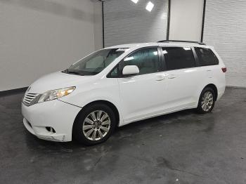  Salvage Toyota Sienna