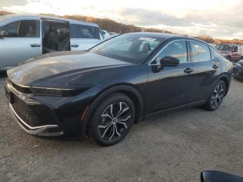  Salvage Toyota Crown Xle