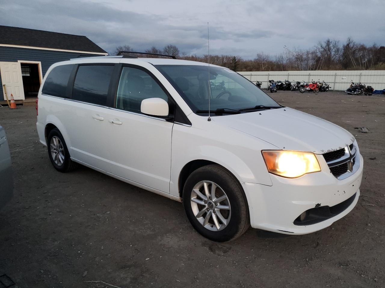 Dodge Caravan Sxt Image 4