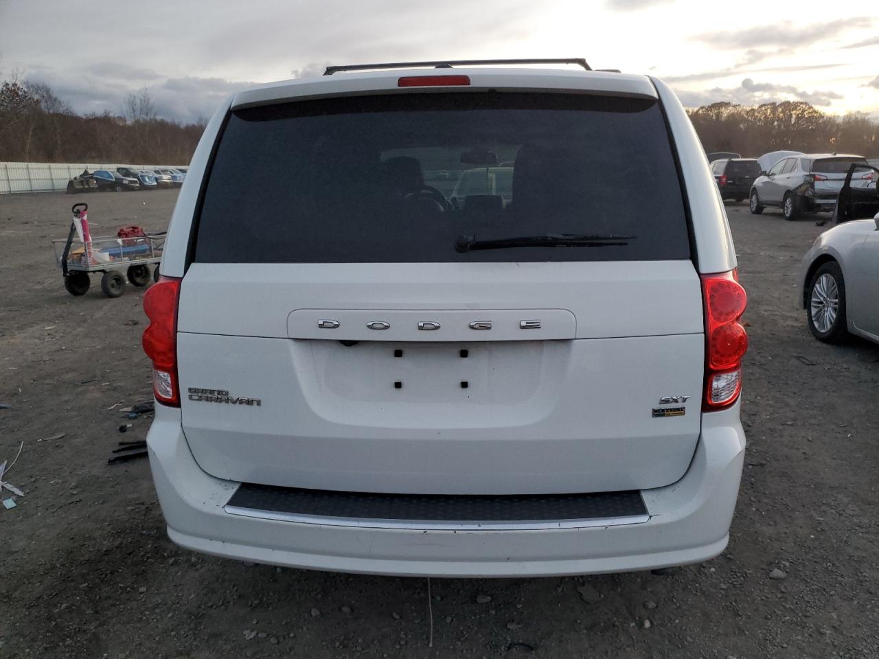 Dodge Caravan Sxt Image 8
