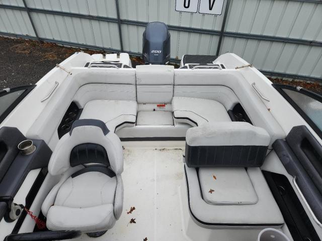 Rinker Boat Image 10