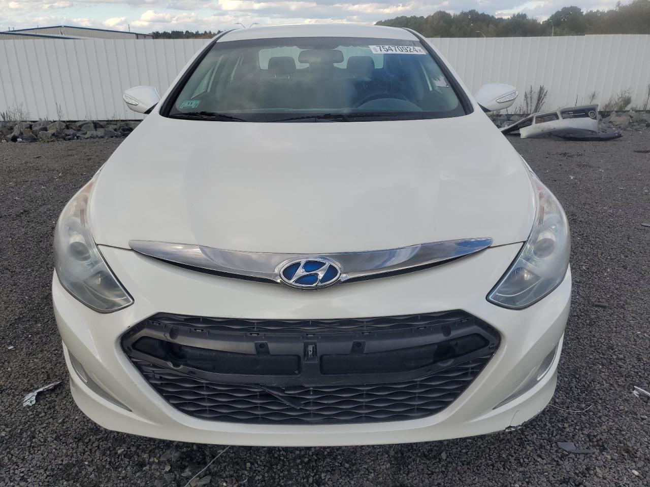 Hyundai SONATA Hybrid Image 2