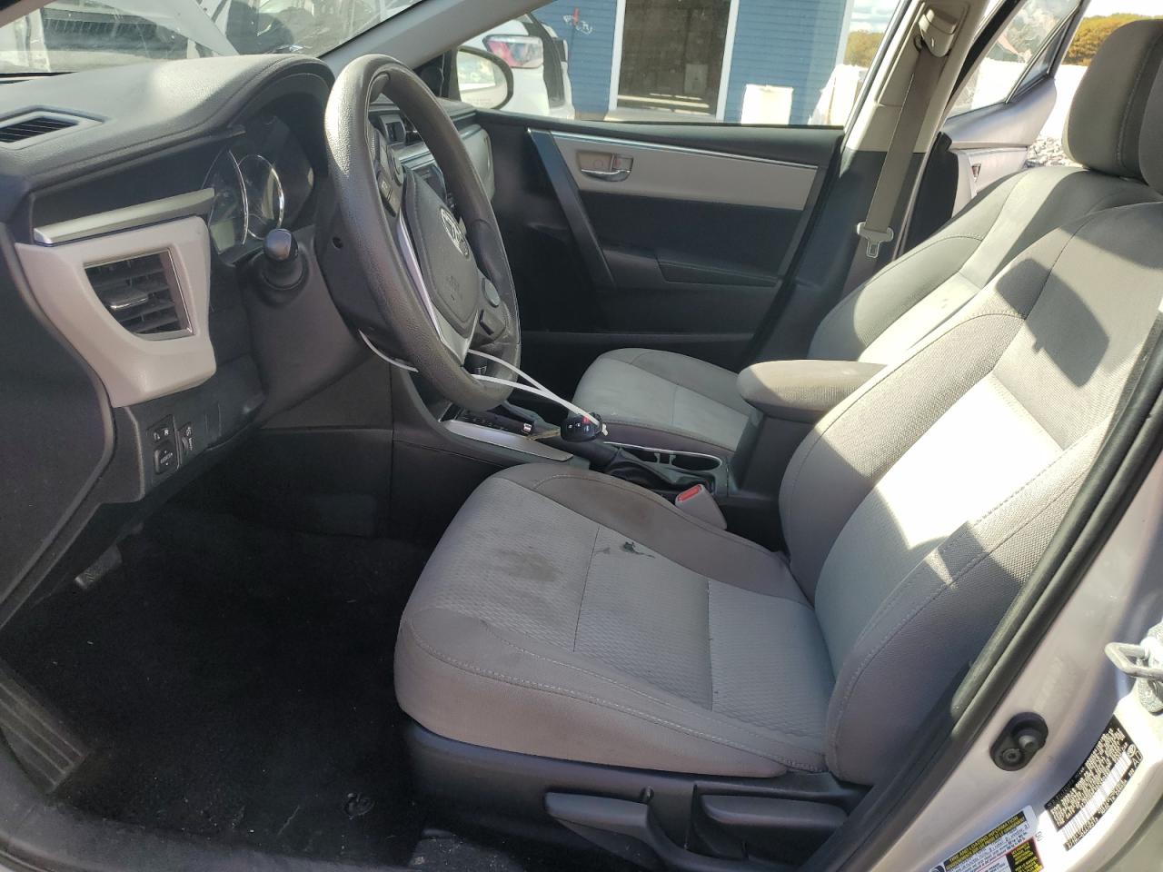 Toyota Corolla L Image 9