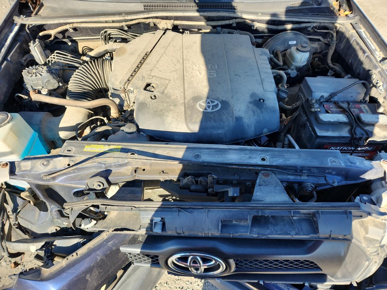 Toyota Tacoma Image 2