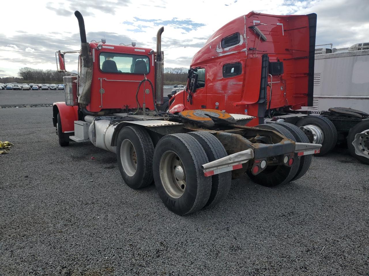 Peterbilt 388 Image 6