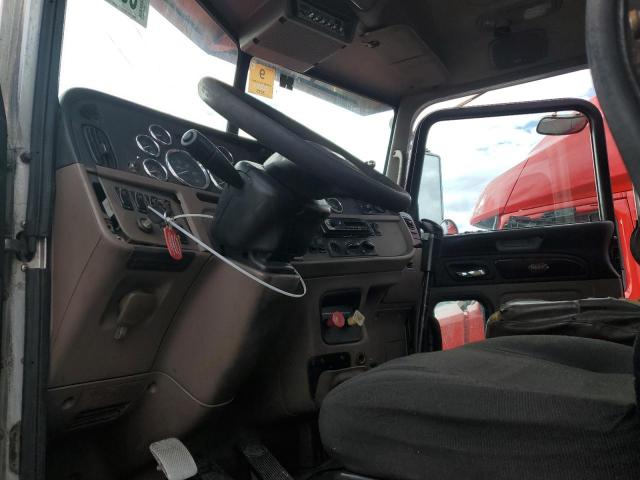 Peterbilt 388 Image 10