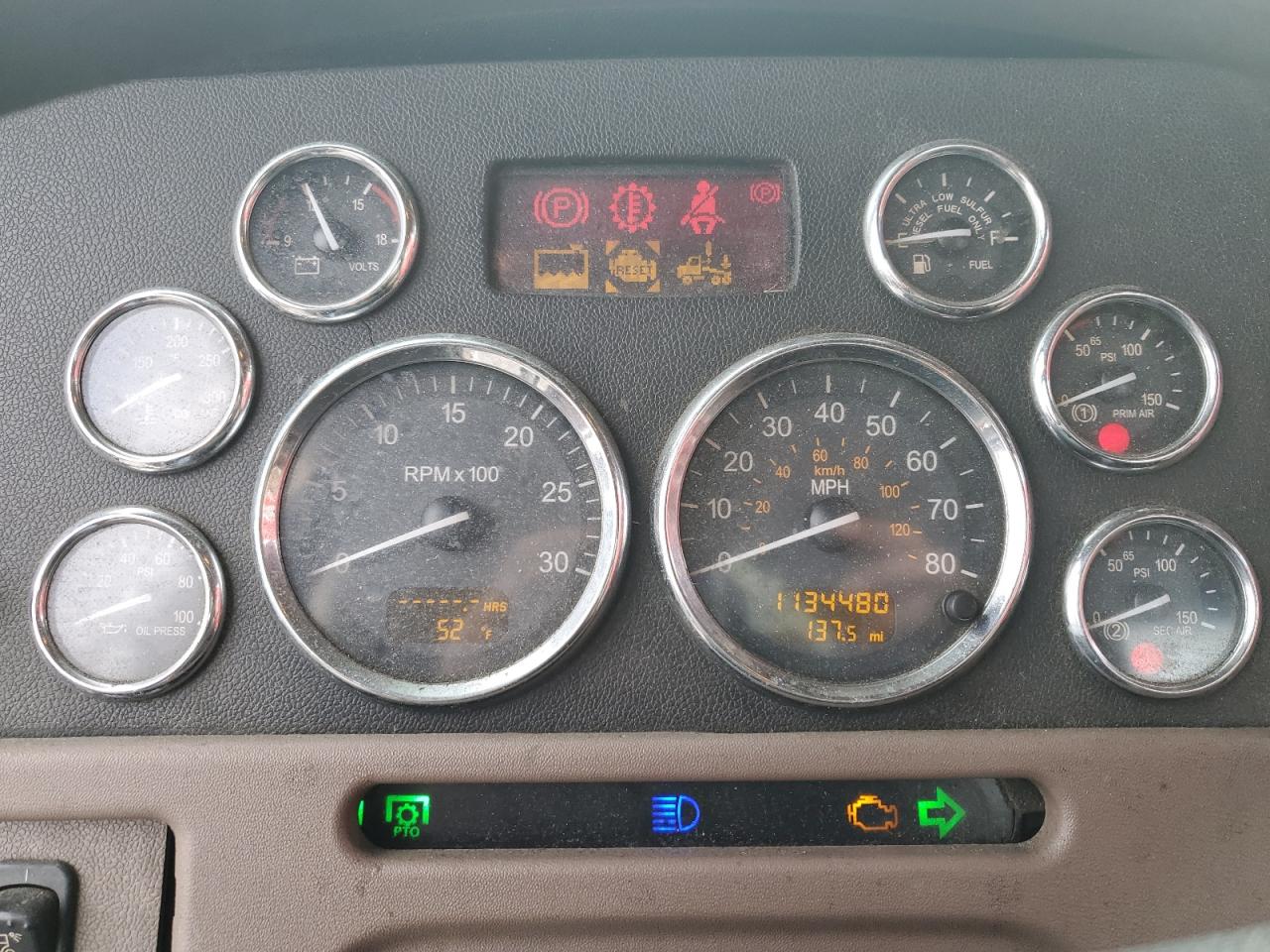 Peterbilt 388 Image 5