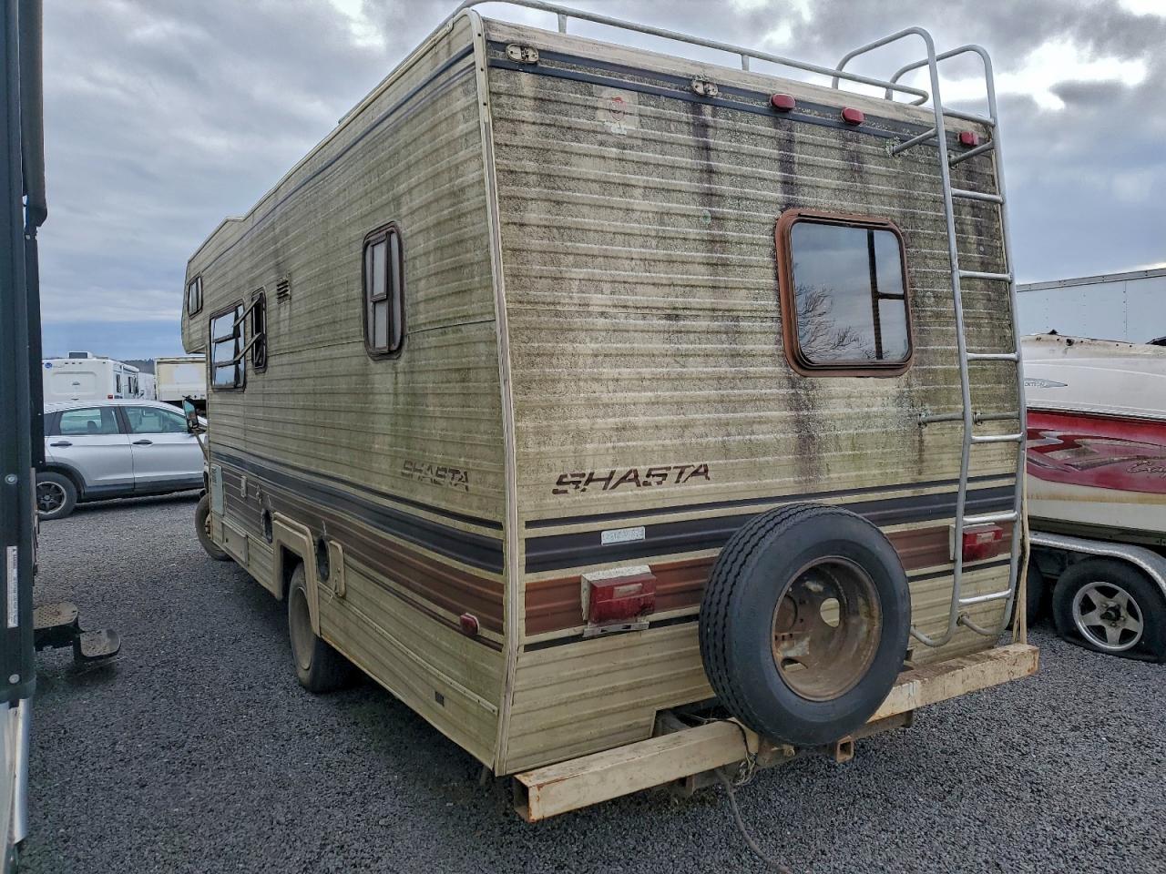 Ford Econoline E350 Cutaway Van Image 4