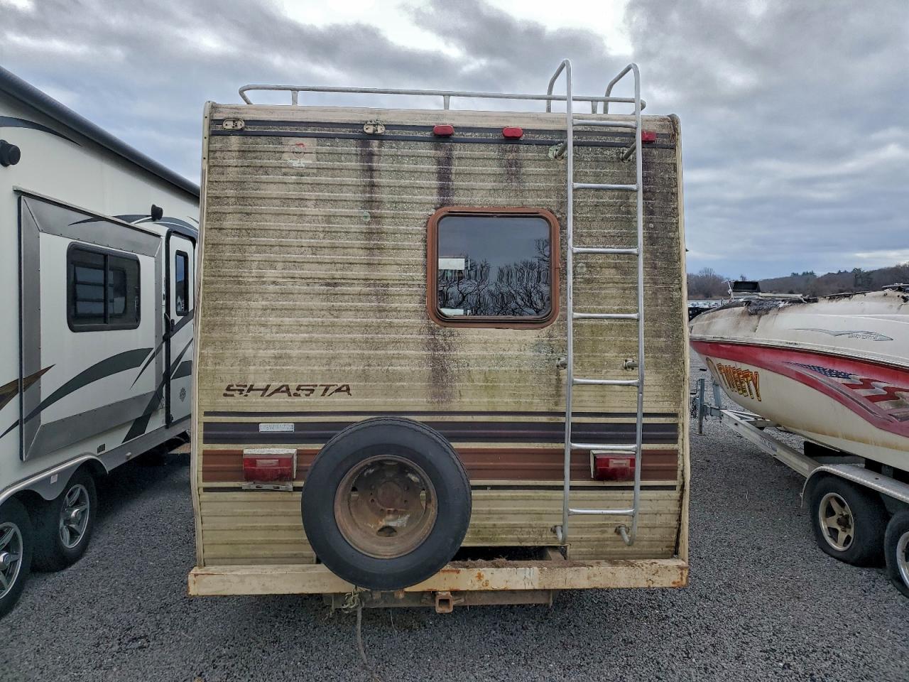Ford Econoline E350 Cutaway Van Image 8