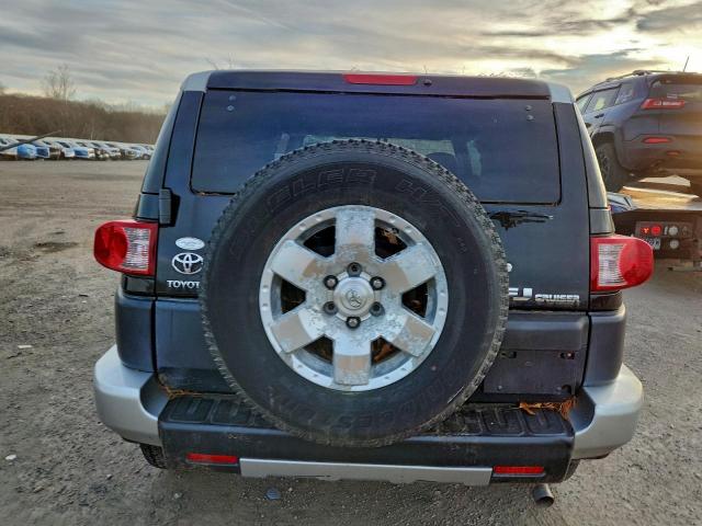 Toyota FJ Cruiser Image 5