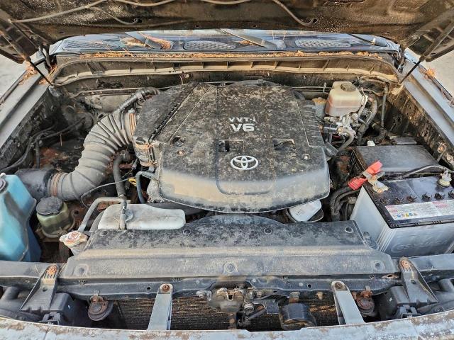 Toyota FJ Cruiser Image 9