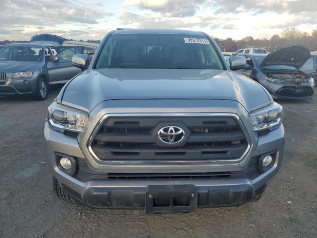 Toyota Tacoma Double Cab Image 11