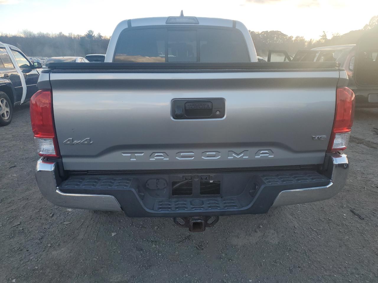 Toyota Tacoma Double Cab Image 8